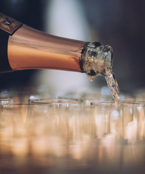 Så Öppnar du en Champagneflaska som ett Proffs – Tips & Råd